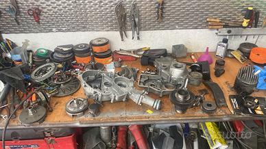 Vend vari pezzi per ape e vespa