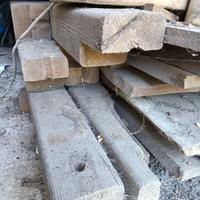 Travi e tavole in legno di vario tipo