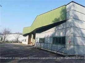 Capannone a San Fermo della Battaglia