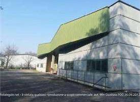 Capannone a San Fermo della Battaglia