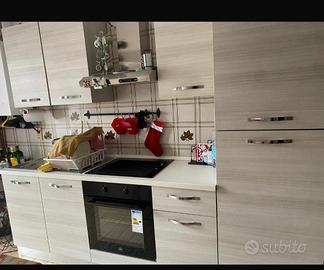 Cucina con piano ad induzione