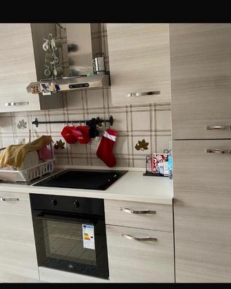 Cucina con piano ad induzione