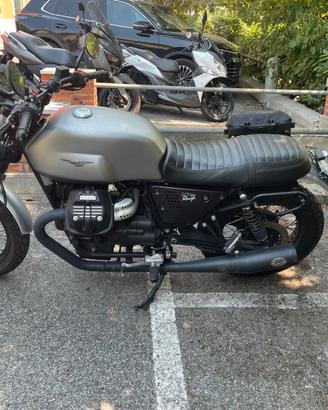 Moto Guzzi V7 III Rough 750 ABS 2018 - Unico propr