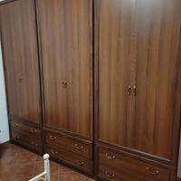 Camera da letto completa in legno