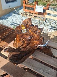 Lampada artigianale intagliata e lavorata a mano