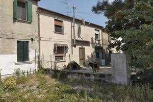 Immobile in asta di 197 m² con 5 locali e box auto
