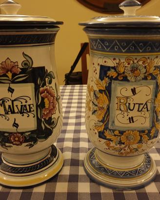 Vasi decorati a mano