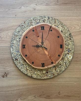Orologio da parete in legno massello e fieno