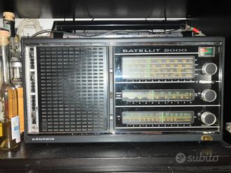 Radio Grundig Satellite 2000  			