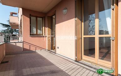 TRILOCALE CON TERRAZZO