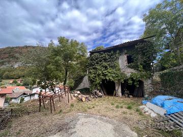 Terreno di 300 m² a Asso