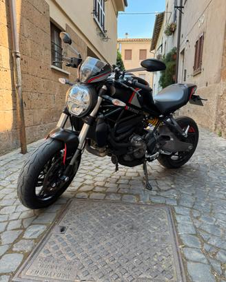 Monster 821 stealth