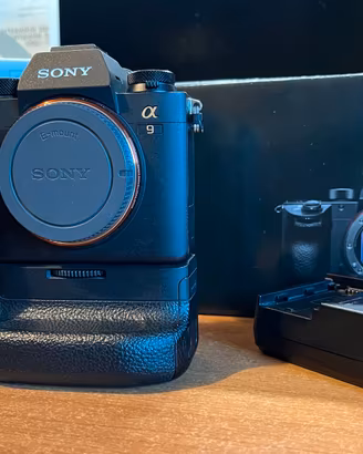 Fotocamera Sony alfa 9 + grip per 2 batterie