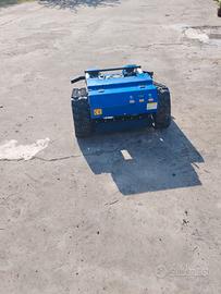 Taglia erba ibrido robottizzato con telecomando