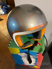 Casco vespa elettrica