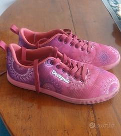  Sneakers firmate Desigual numero 37