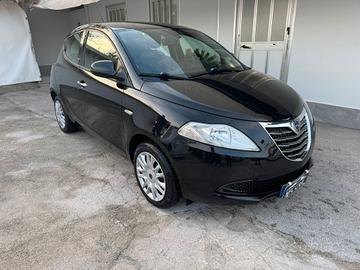 Lancia Ypsilon 1.2 69 CV 5 porte Platinum