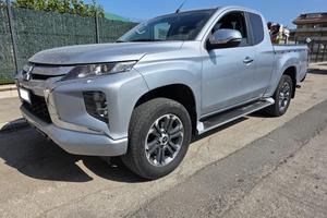 MITSUBISHI L200 2.3 D Club Cab 4x4 Super Select