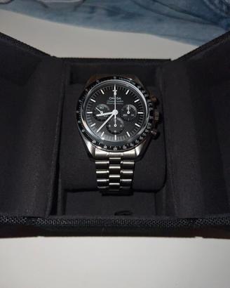OMEGA Speedmaster zaffiro 04/2024 moonwatch full