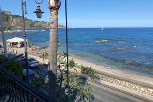 Casa "NICOLE" fronte mare