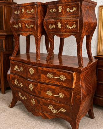 Elegante cassettone antico con 2 comodini