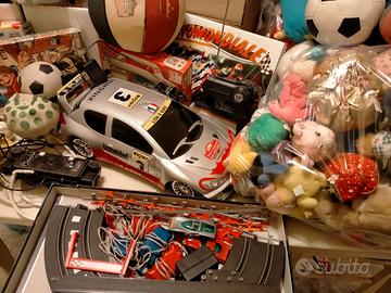 palloni macchina radiocomandata e giochi vari