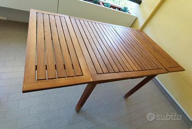 Tavolo in legno da esterno allungabile