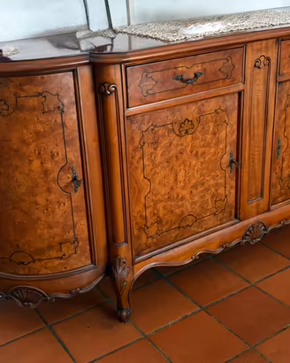Credenza in noce e radica stile classico
