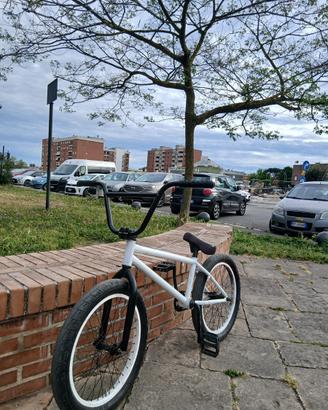 bicicletta bmx