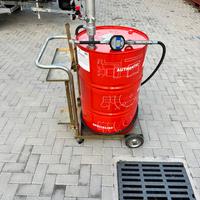 Distributore olio contalitri