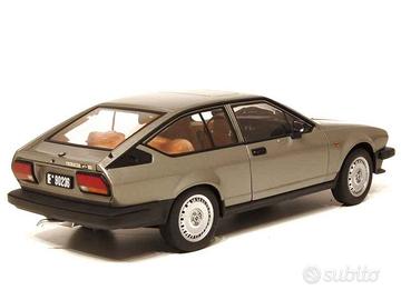 Alfetta GTV 2000 (1980) 1/18 Autoart
