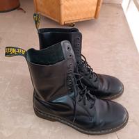 1490 Dr. Martens 10 buchi numero 46