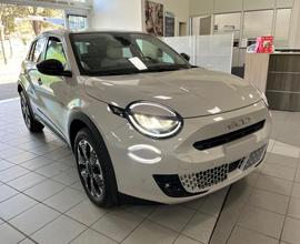 FIAT 600 Hybrid DCT MHEV La Prima KM0