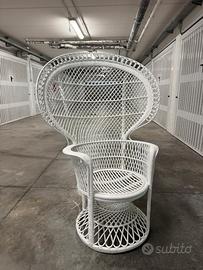 Sedia modello “Pavone” in legno bianca