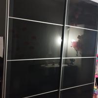 Armadio a due ante scorrevoli