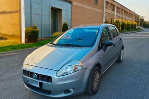 Fiat Grande Punto 1.4 ( 77 cb ) 5 P. NEOPATENTATI