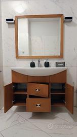 Mobile bagno Duravit con lavabo e specchiera