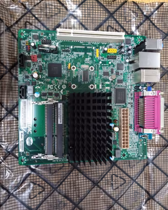 Scheda madre MITAC PD14TI - mini ITX con 4GB ram