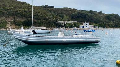 Gommone 7,50 mercruiser. 235 cv + carrello