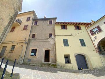 3 LOCALI A MONTOPOLI DI SABINA