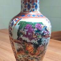 Piccolo vaso cinese con base in legno