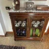 VETRINA ANTICA BASSA