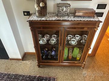 VETRINA ANTICA BASSA