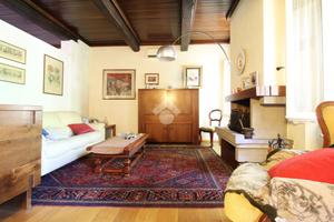 VILLA SINGOLA A SUZZARA