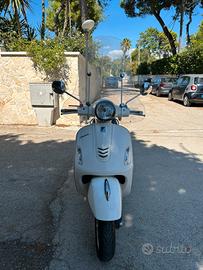 Vespa Gts 125