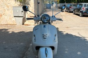 Vespa Gts 125