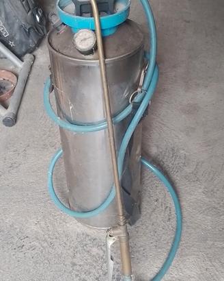 Pompa per lubrificare 