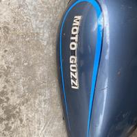 Serbatoio moto Guzzi con piccola amnaccatura