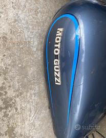 Serbatoio moto Guzzi con piccola amnaccatura