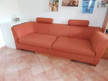 Divano 4 posti + pouf contenitore